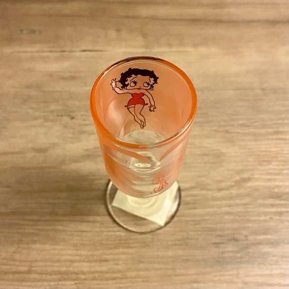 🆕 Universal Studios Betty Boop Shot Glass and Keychain Bundle - Picture 3 of 5